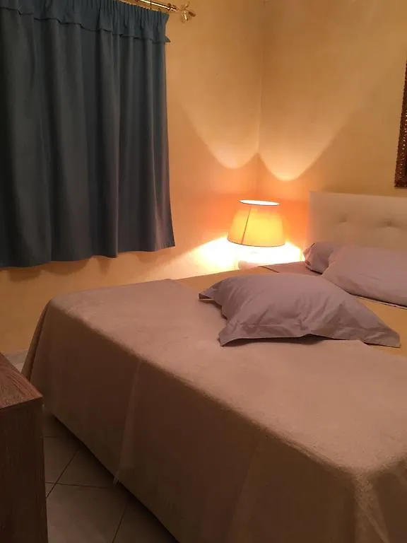 لي إيسامبر Villa Manu B&B Chambre D'Hote فندق مبيت وإفطار لي إيسامبر