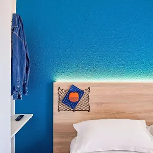 Hotelf1 Toulon Est Hotel